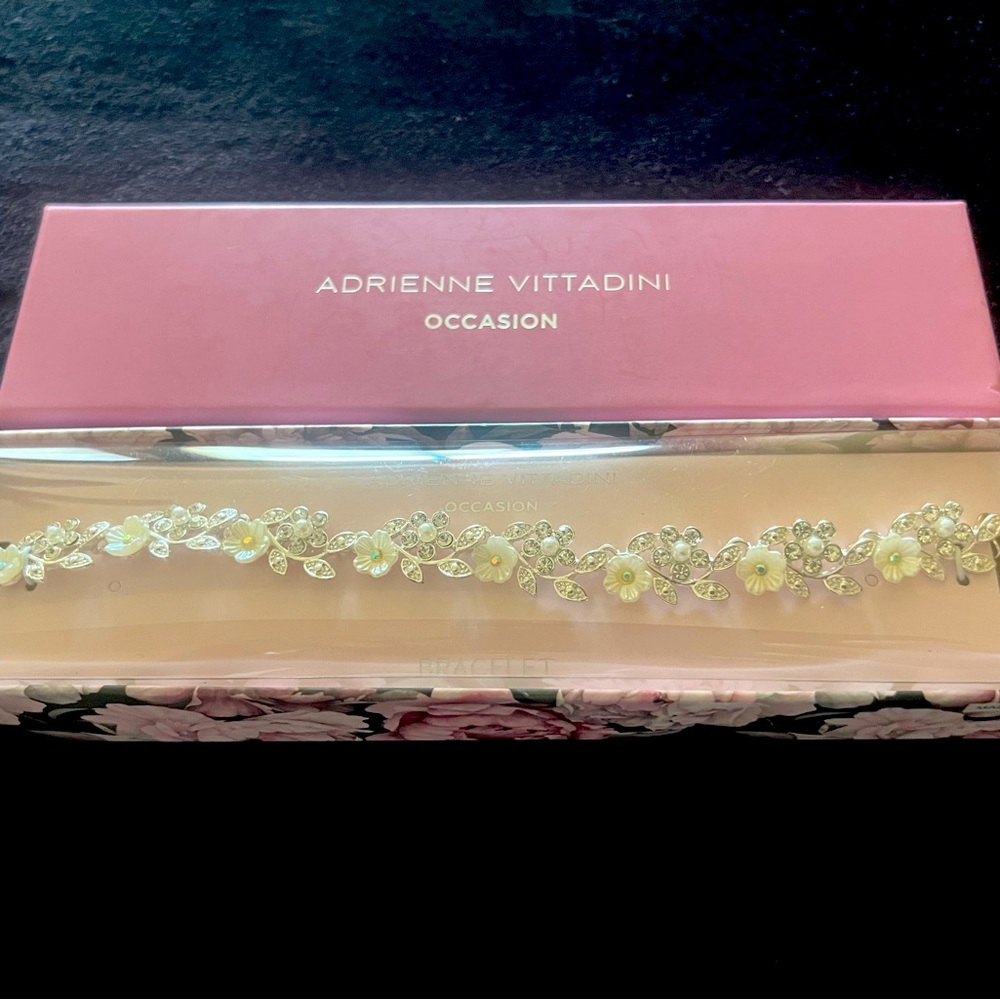 Adrienne Vittadini Occasion Bracelet